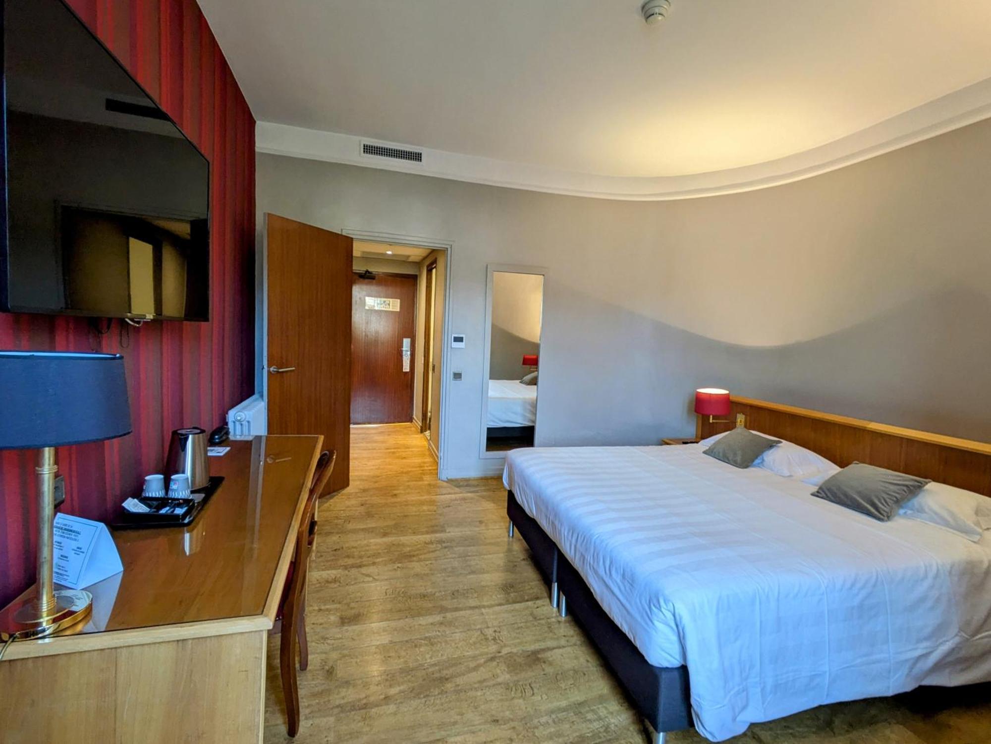 The Originals Boutique, Grand Hotel Saint-Pierre, 오리야크 외부 사진